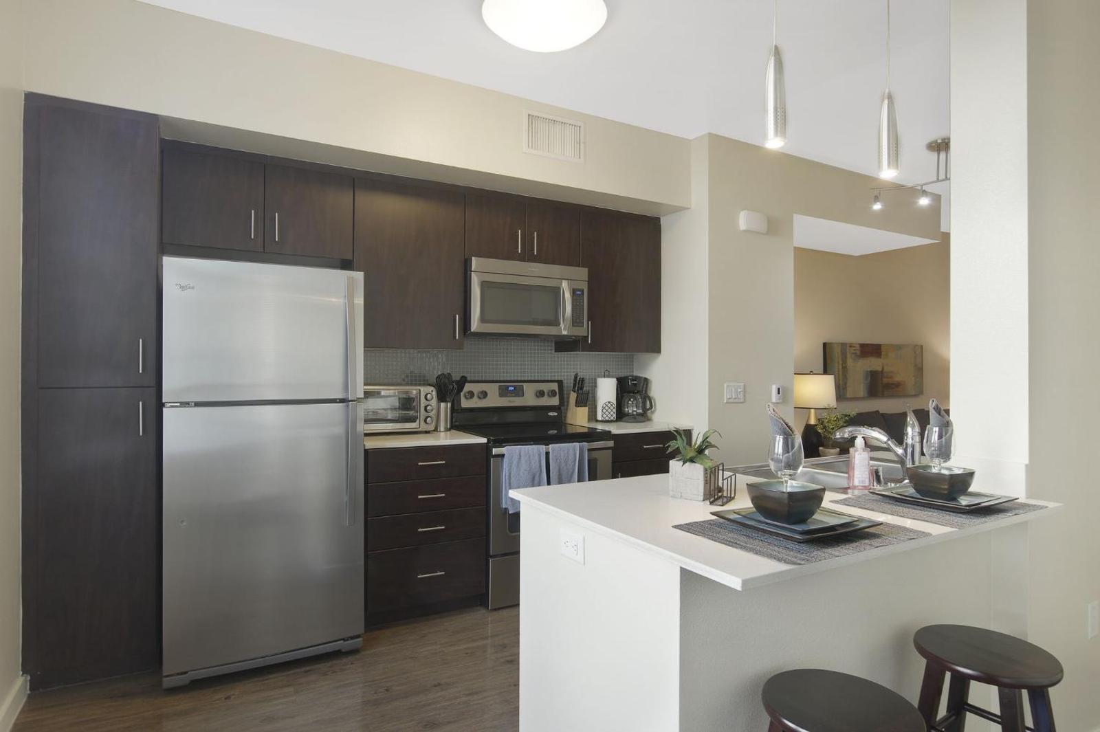 Wilshire La Brea - 1 Bedroom Main image 1